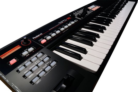 Teclado Sintetizador Xps10 Roland + Capa + Estante + Pedal
