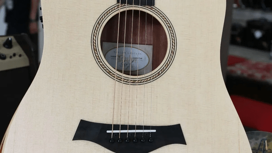 Violão Taylor 10e Elétrico Mexicano Academy Compact C/ Bag